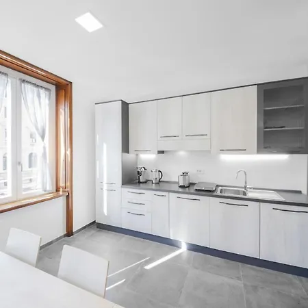 Apartment Como City Home Como